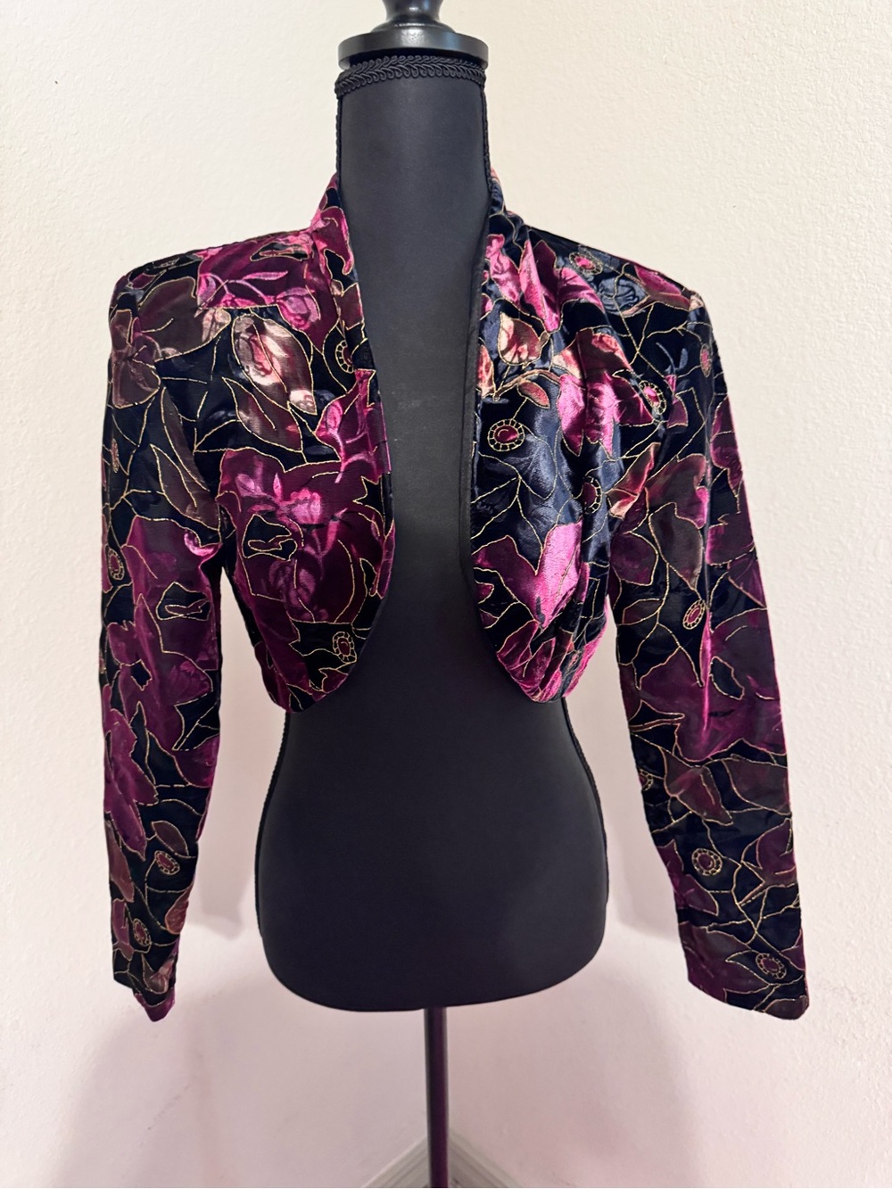Rampage Vintage Velvet Bolero